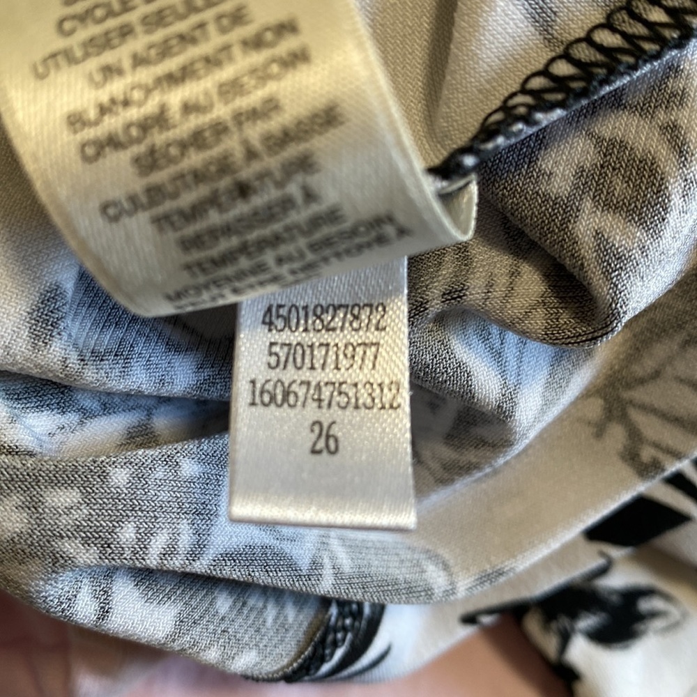 WHBM Floral Sleeveless Top Black White Sz M - Picture 8 of 10